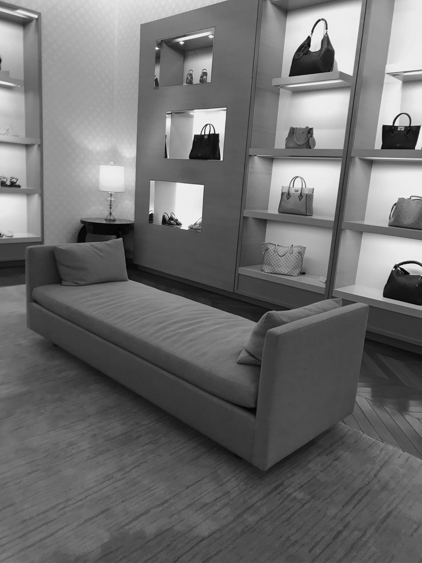 How Can I Locate A Store That Specializes In Custom Murphy Beds?