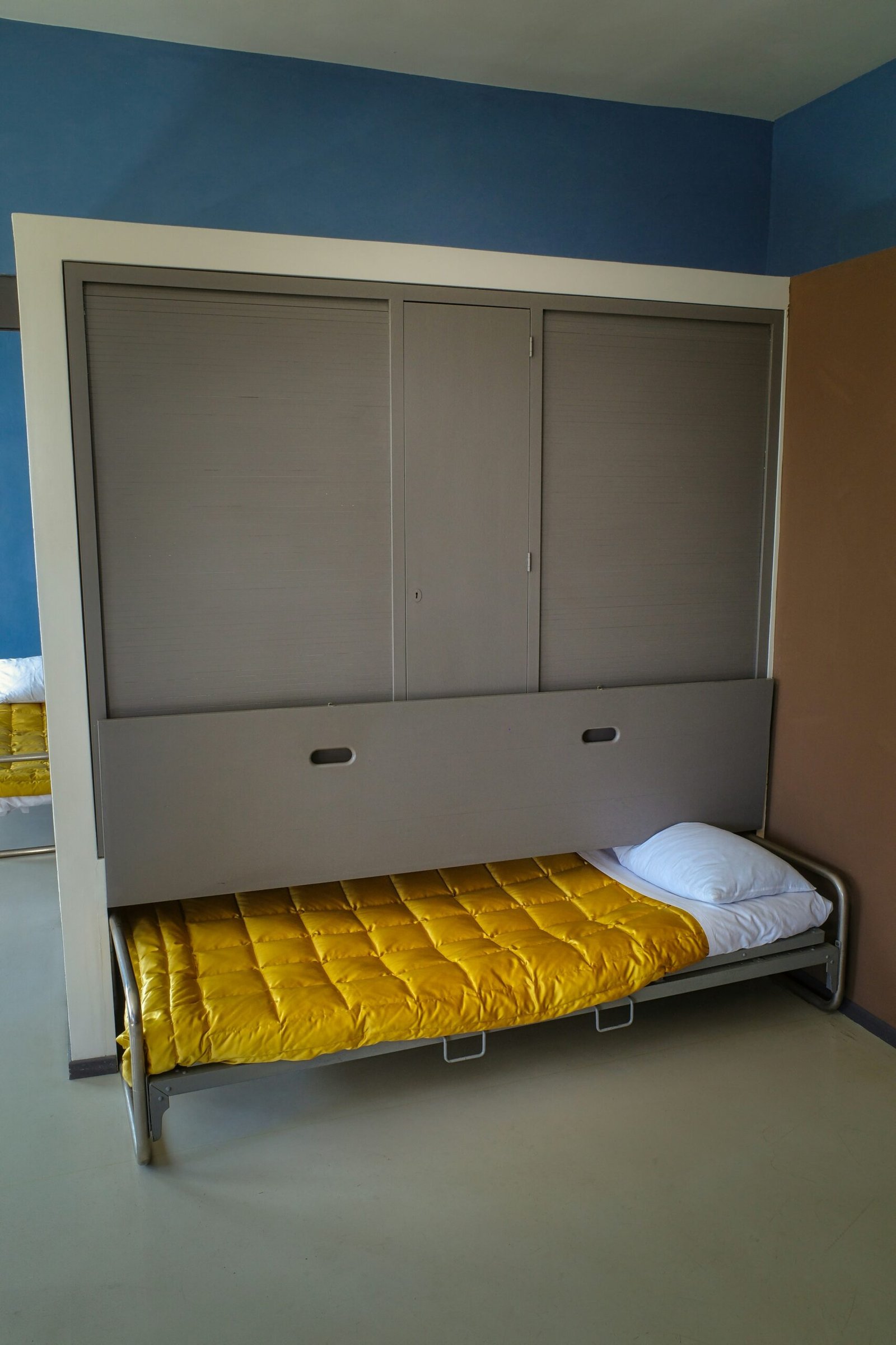 Sofa Panel Bed: Space-Saving Murphy Bed Buying Guide Sofa Panel Bed: Space-Saving Murphy Bed Buying Guide