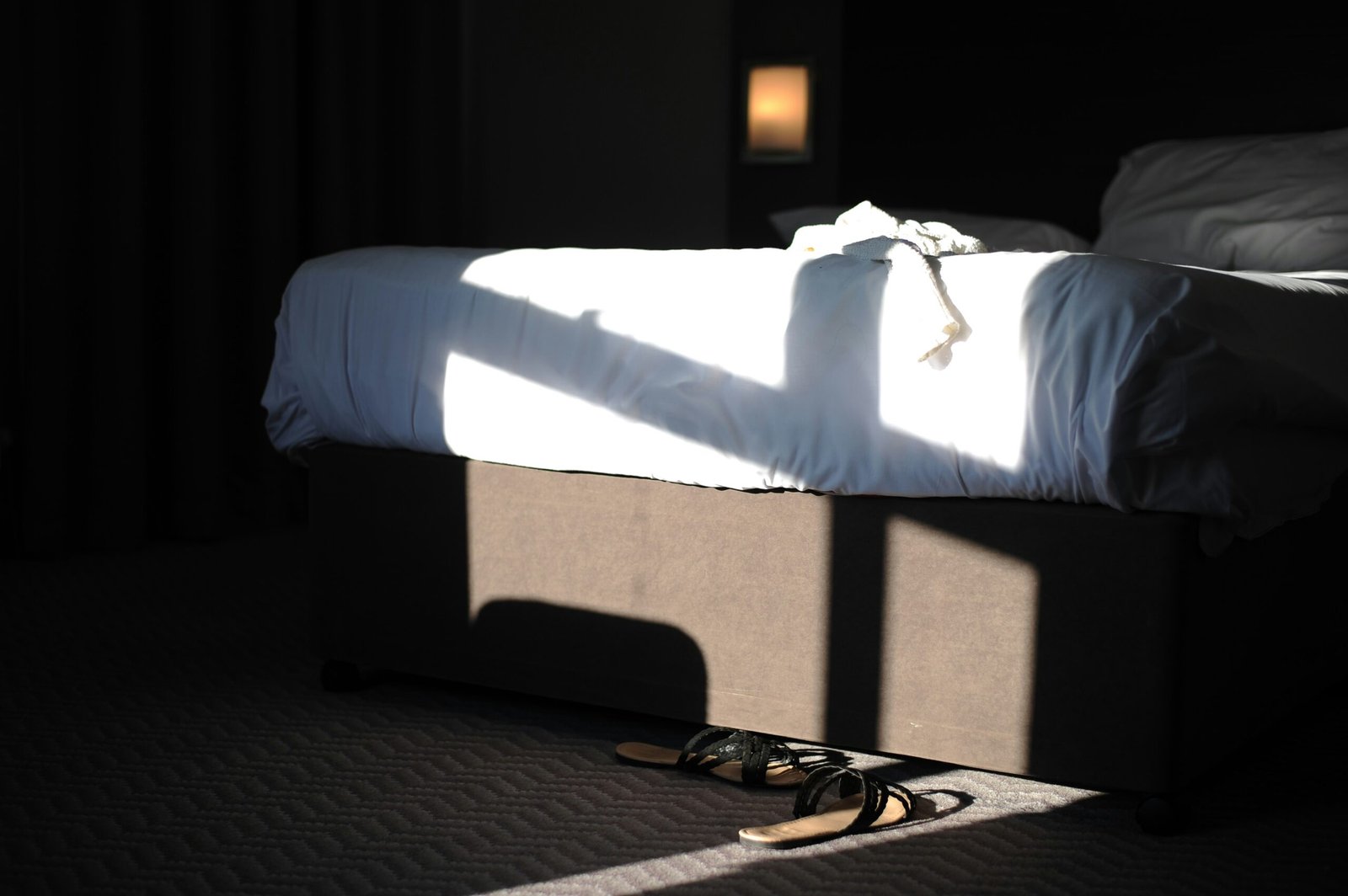 Wall Bed Types: How to Compare Murphy Bed Options for Your Room