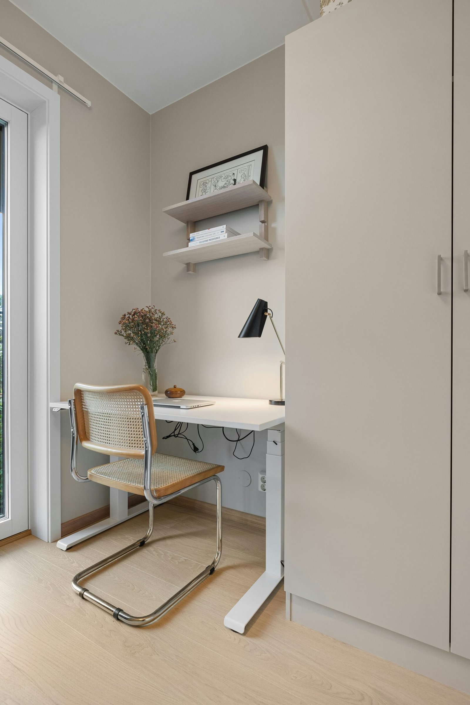 Murphy Bed Desk Hardware: Fit, Weight Limits, and Sizing